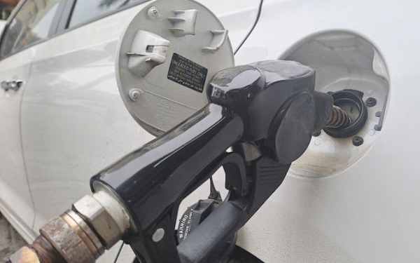 Giá xăng dầu hôm nay 7.4: Đảo chiều