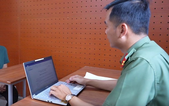 Huỳnh Thị Thu Thảo bị bắt ngay khi vừa về Việt Nam