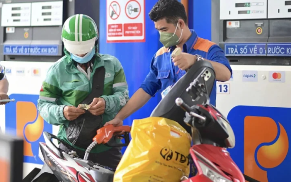 Giá xăng dầu hôm nay 8/4: Dầu thô giảm hơn 18 USD/thùng trong 1 ngày, lao dốc chưa từng thấy sau tuyến bố của Mỹ