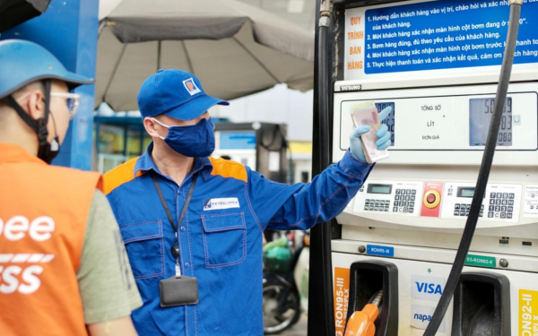 Giá xăng dầu hôm nay 8/4: Cập nhật giá xăng trong nước và dầu thế giới mới nhất