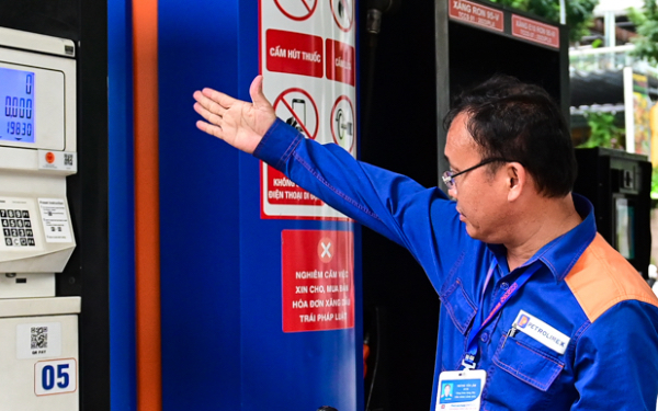 Giá xăng dầu hôm nay: Bảng giá xăng dầu Petrolimex, PVOIL, Mipec, Thalexim