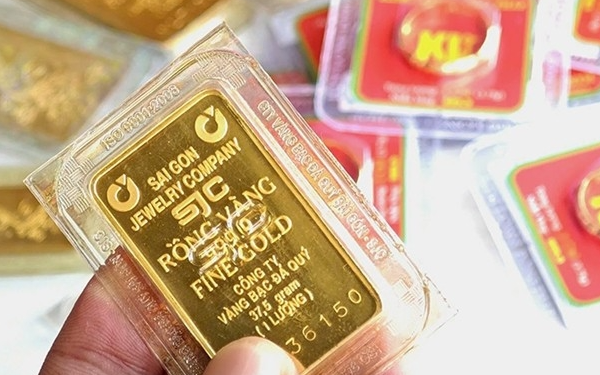 Giá vàng hôm nay (8-4): Giá vàng trong nước và thế giới tăng giảm trái chiều