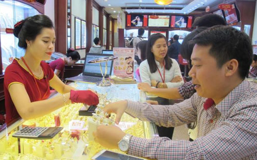 Giá vàng hôm nay 8/4 tăng tới 4,5 triệu đồng/lượng