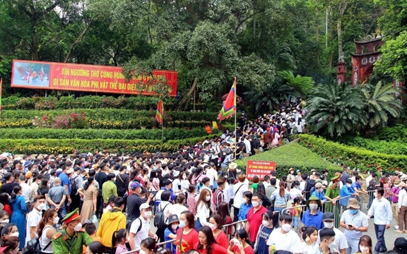 Làm sao để dịp Giỗ Tổ, 30/4 và 1/5 được nghỉ 9 ngày liên tục?