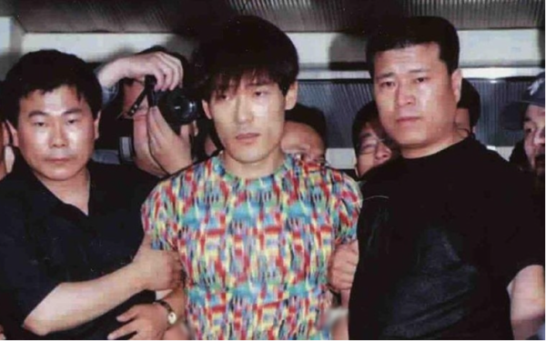 Kẻ vượt ngục được 12 bạn gái che chở trong 907 ngày đào tẩu