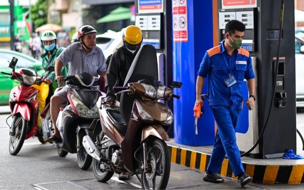 Bộ Công Thương thông tin rõ lý do giá xăng dầu giảm mạnh