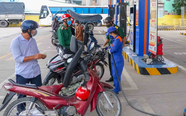 Giá xăng dầu hôm nay 9.4: Đảo chiều