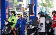 Giá dầu diesel hạ gần 10.000 đồng một lít