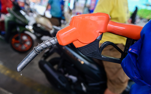 Giá xăng dầu hôm nay 9.4: Đảo chiều