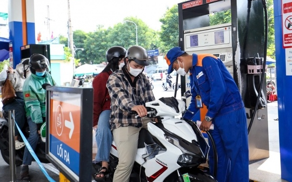 Giá xăng dầu sáng nay 10/4: Xe máy Honda nên đổ xăng gì? Bảng giá 