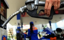 Giá xăng dầu giảm sâu: “Khoảng thở” và áp lực điều hành