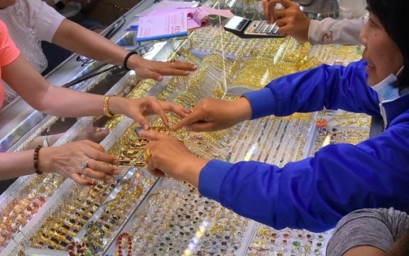 Giá vàng đồng loạt tăng