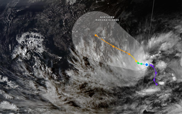 Áp thấp nhiệt đới gần Biển Đông có khả năng thành siêu bão