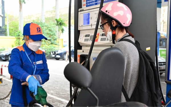 Giá xăng dầu hôm nay 10/4: Dầu thế giới tăng, xăng dầu trong nước giảm mạnh