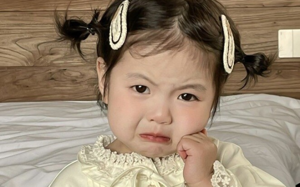 Bà nội định đặt tên cho cháu là Đỗ Thị Hồng Xiêm, nhân viên sửa thành cái tên rất dịu dàng, thanh cao