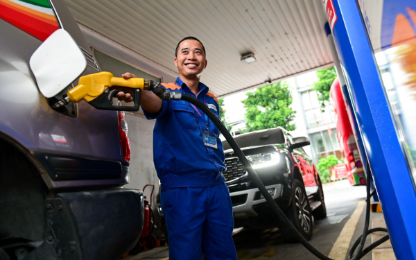 Giá xăng dầu có loại giảm gần 10.000 đồng/lít; chỉ còn xăng E10 từ 30/4