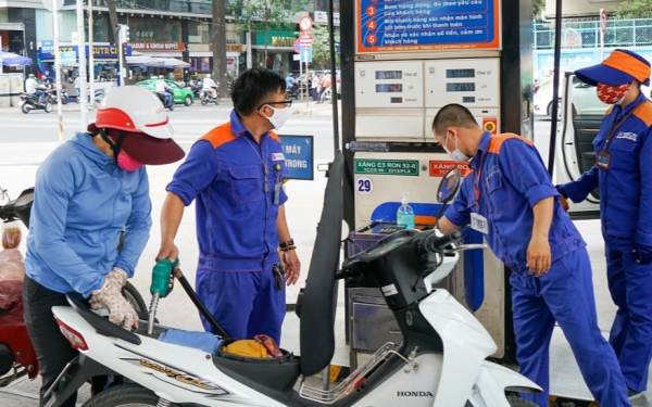 Giá xăng dầu hôm nay 13/4: Dầu thế giới biến động phiên đầu tuần