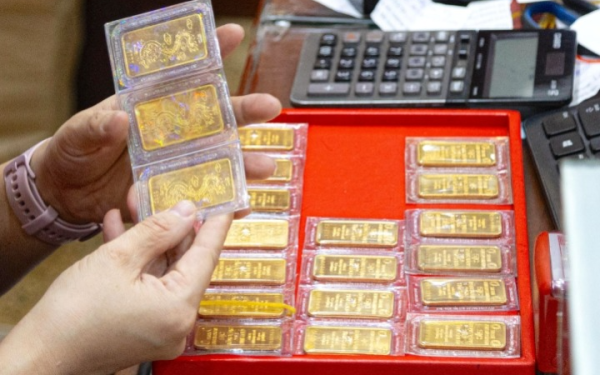 Giá vàng hôm nay: Vàng trong nước lao dốc, mất tới 2,1 triệu đồng/lượng so với tuần trước