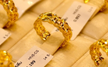 Giá vàng lao dốc, dầu tăng vọt sau tín hiệu căng thẳng Trung Đông