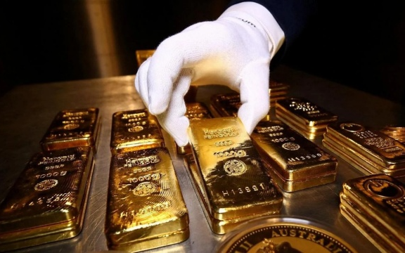 Giá vàng trong nước biến động lạ khiến nhà đầu tư lỗ nặng