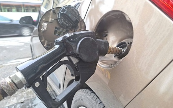 Giá xăng dầu hôm nay 14/4: Giảm mạnh