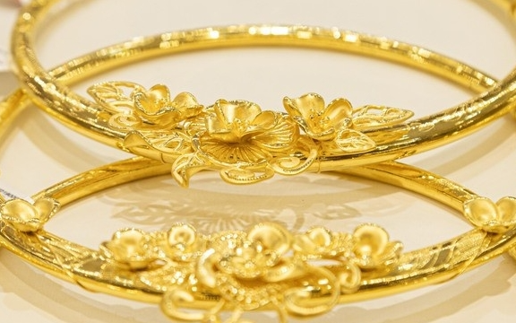 Giá vàng hôm nay 14/4: Tăng 