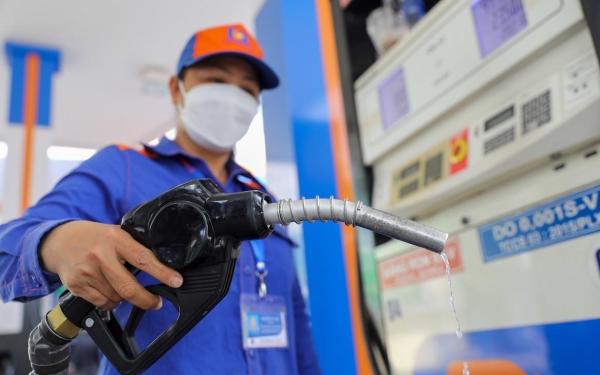 Từ ngày mai, xăng dầu đồng loạt được áp dụng cơ chế thuế 