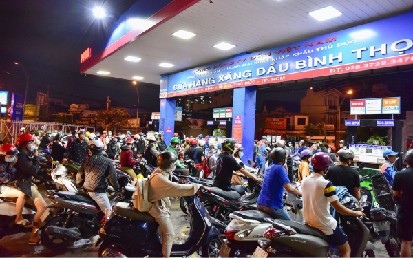 Giá xăng dầu hôm nay: Cập nhật giá xăng dầu trong nước, thế giới