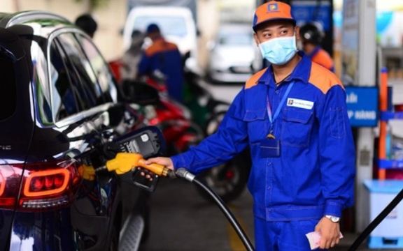 Bộ Công Thương nói rõ mức giảm giá mạnh của dầu diesel ngày 16/4