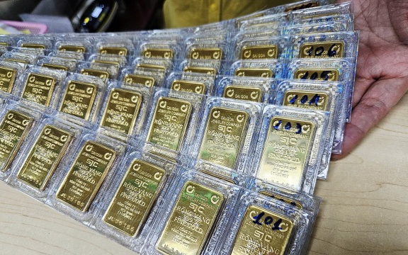 Giá vàng hôm nay (16/4): Giá vàng miếng SJC và nhẫn diễn biến khác lạ