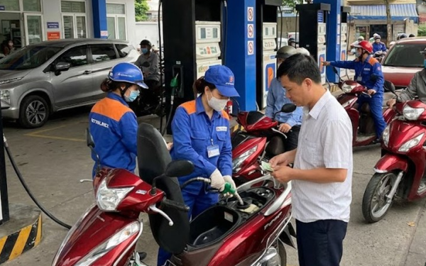 Giá xăng dầu hôm nay 16/4: Bảng giá xăng dầu tại Petrolimex, PVOIL, Mipec, Thalexim