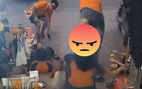 Người phụ nữ bị gã đàn ông đá vào mặt khi đang trông con