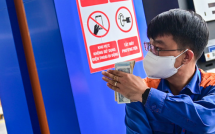 Giá xăng dầu hôm nay 17/4: Dầu thô tiến sát mốc 100, dầu diesel trong nước giảm mạnh