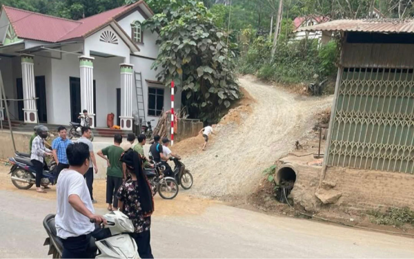 Phát hiện thi thể bé trai trong ngôi mộ đắp vội ở Lào Cai, nghi bị cha đánh tử vong