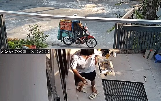 Shipper gọi hai vợ chồng ra cửa rồi nói 3 từ, chủ nhà lập tức trích camera đăng lên mạng