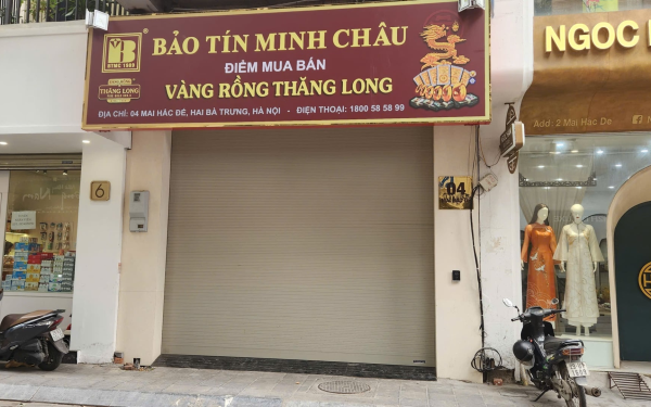 Giá vàng hôm nay mới nhất tăng vọt: Người mua ngày càng vắng, nhà vàng bất ngờ đóng cửa