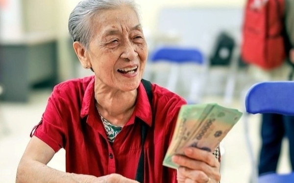 Nhóm đối tượng sẽ được nhận thưởng bằng tiền mặt là 3.950.000 đồng: Chi tiết ai được hưởng, điều kiện và khi nào có thể nhận?