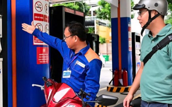 Giá xăng dầu hôm nay 18/4: Quay đầu giảm sâu