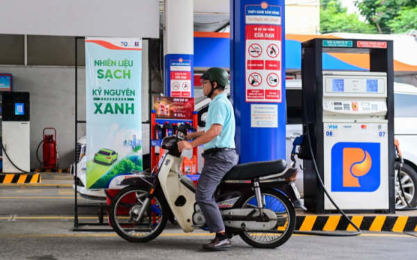 Giá xăng dầu hôm nay 18/4: Giảm mạnh dữ dội