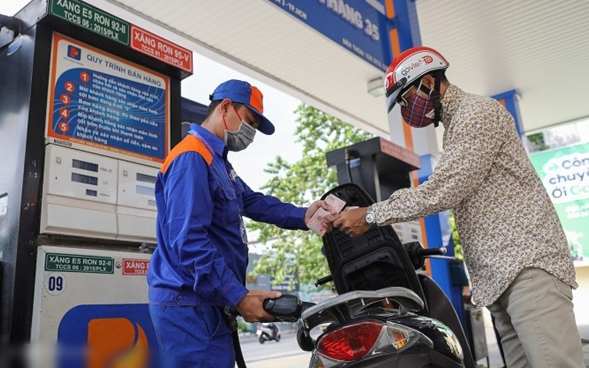 Lãnh đạo đơn vị của Bộ Công Thương trực tiếp dùng xăng E10, khẳng định điều quan trọng