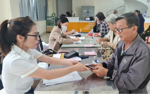 Lương hưu, trợ cấp tháng 5 lùi lịch sau kỳ nghỉ lễ 30-4, 1-5