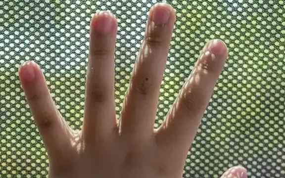 Người cha bỏ quên con 18 tháng trong ô tô nóng khiến bé tử vong: "Mỗi đêm, hình ảnh con gái bị mắc kẹt trong ghế vẫn ám ảnh tôi"