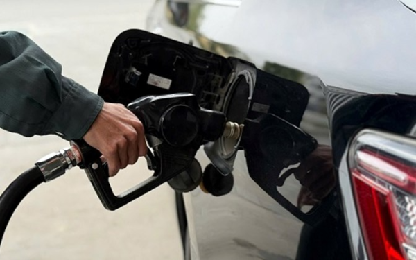 Giá xăng dầu hôm nay 19.4: Giảm 25% trong 2 tuần