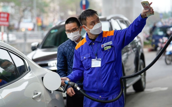 Giá xăng dầu hôm nay 20/4: Bảng giá xăng dầu Petrolimex, PVOIL, Mipec, Thalexim