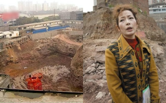 Chủ ngôi nhà 219m2 từ chối hơn 12,3 tỷ đồng tiền đền bù, không chịu di dời: Bị chủ đầu tư đào móng sâu 10m bao quanh, phải “trèo lên trèo xuống” để ra ngoài