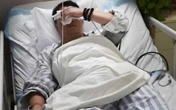 Đau bụng kéo dài, đi khám mới biết mắc cùng lúc 2 khối ung thư