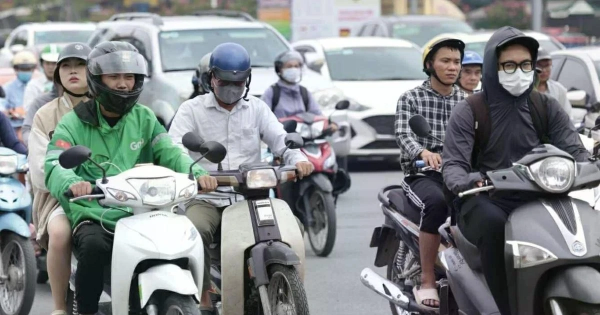 Hà Nội thông tin về chính sách hỗ trợ người dân chuyển đổi xe xăng sang xe điện