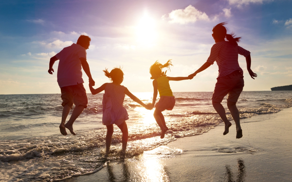 Bệnh viện Bạch Mai đưa lời khuyên với những gia đình đang có ý định đi du lịch