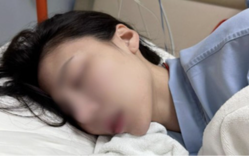 Cô gái nghi bị “bắn” thuốc mê trong lễ hội Songkran bằng súng nước, toàn thân co giật và ngã gục trên đường