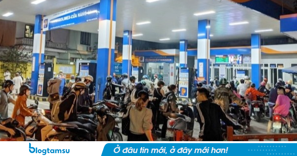 Giá xăng giảm về sát 23.000 đồng